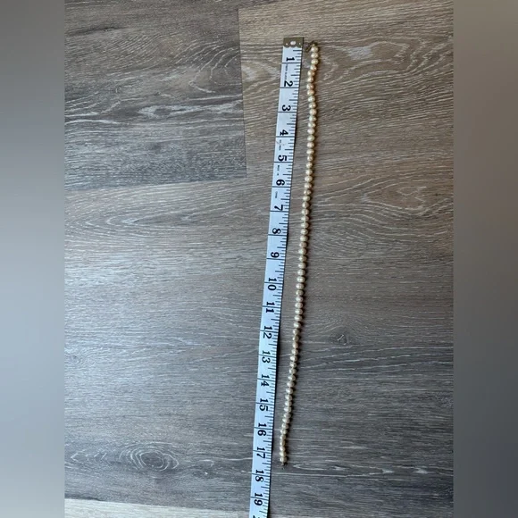 Cultured iridescent freshwater baroque pearl necklace - Picture 6 of 6